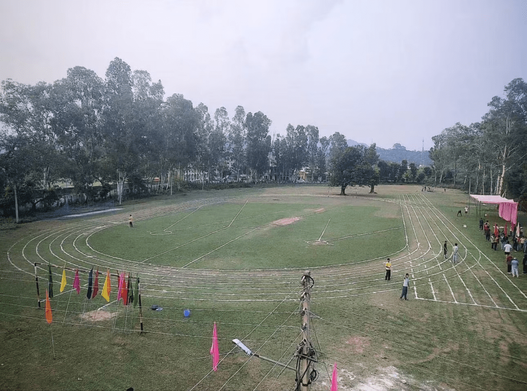 Student life at Jawahar Navodaya Vidyalaya with sports, science labs, and cultural activities supporting holistic development.