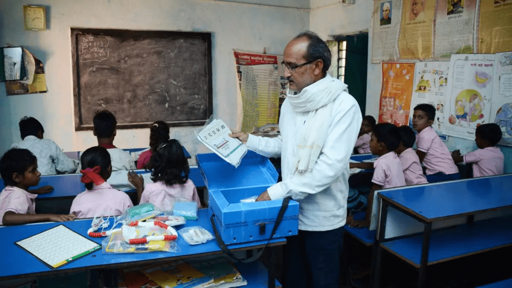 Teacher and students discussing ideas in an Indian classroom, showing how Abdul Kalam quotes connect emotionally and practically.